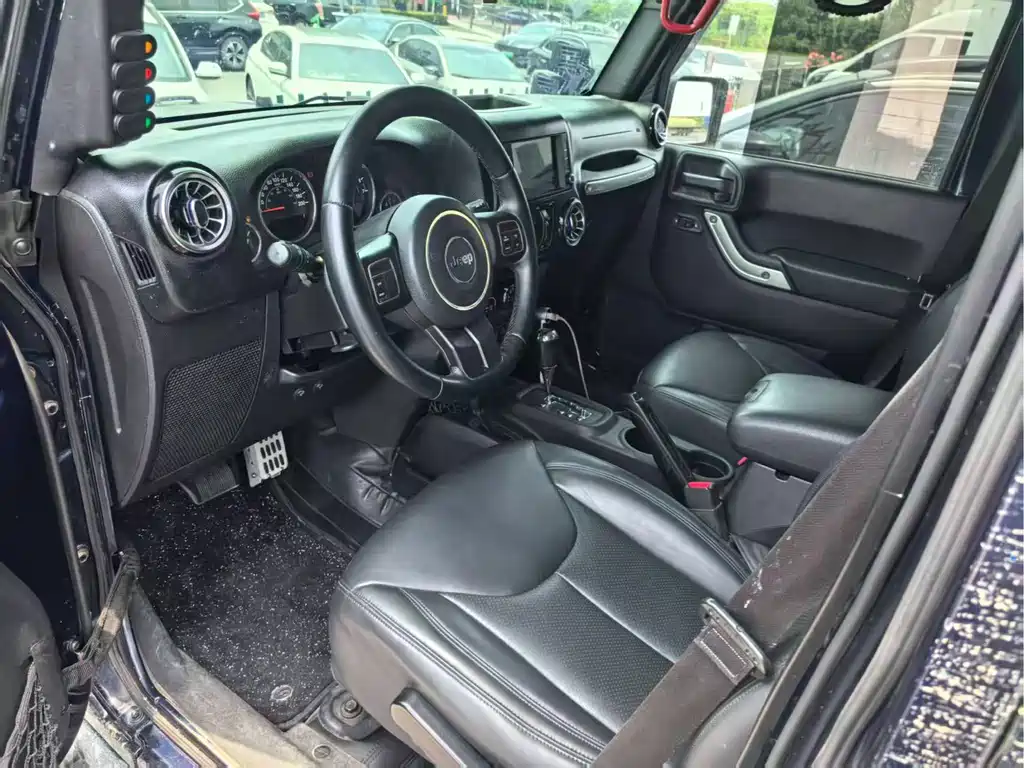 Jeep Wrangler 2014 — фото 6