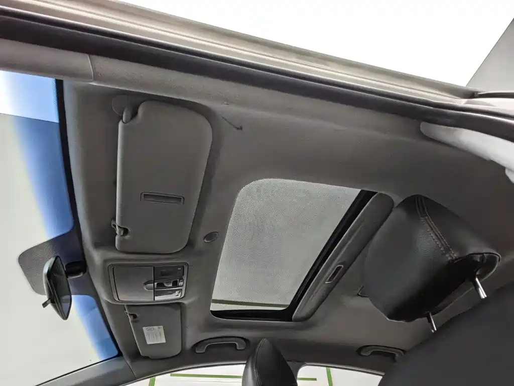 Hyundai Elantra 2016 — фото 14