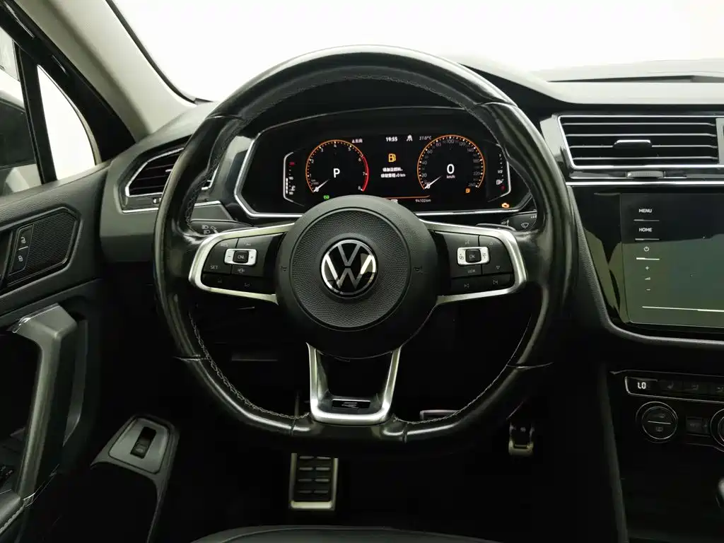 Volkswagen Tiguan L 2020 — фото 11