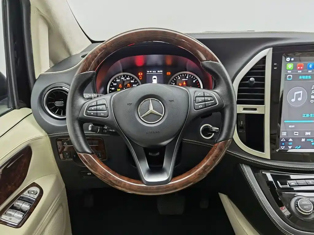 Mercedes-Benz Vito 2022 — фото 11