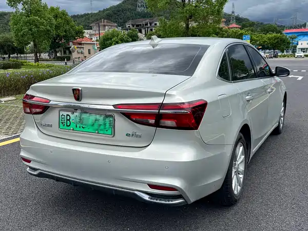 Roewe i6 New Energy 2019