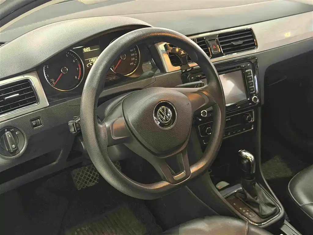 Volkswagen Santana 2015 — фото 16