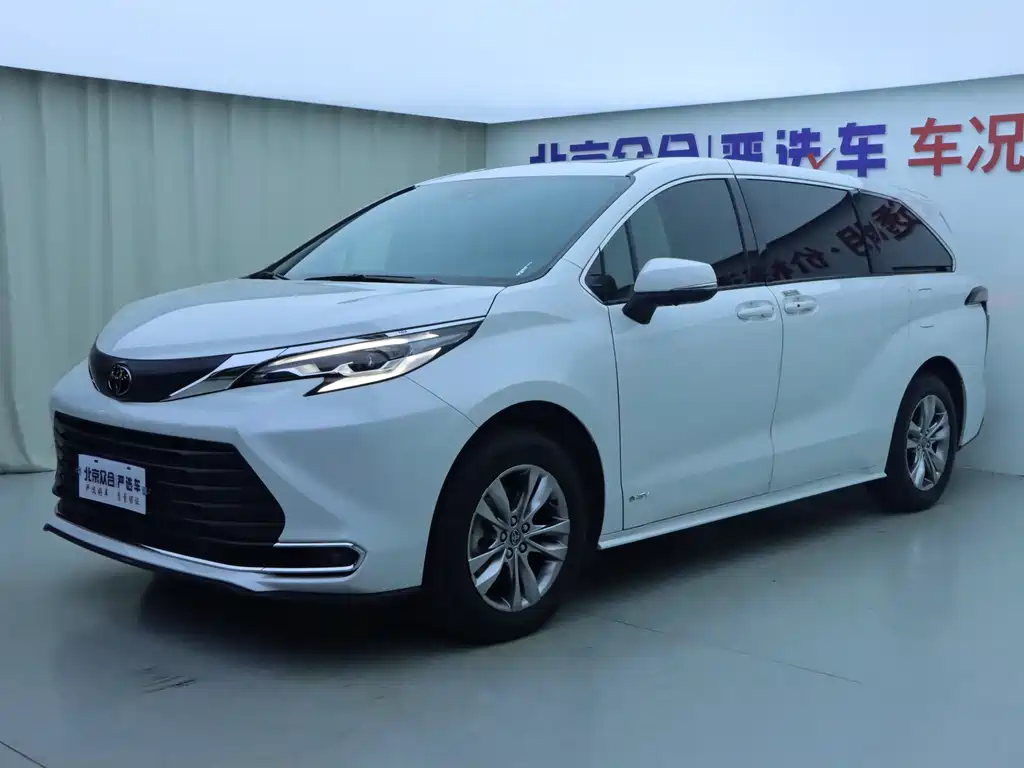 Toyota Sienna 2025