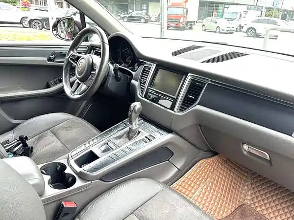 Porsche Macan 2015