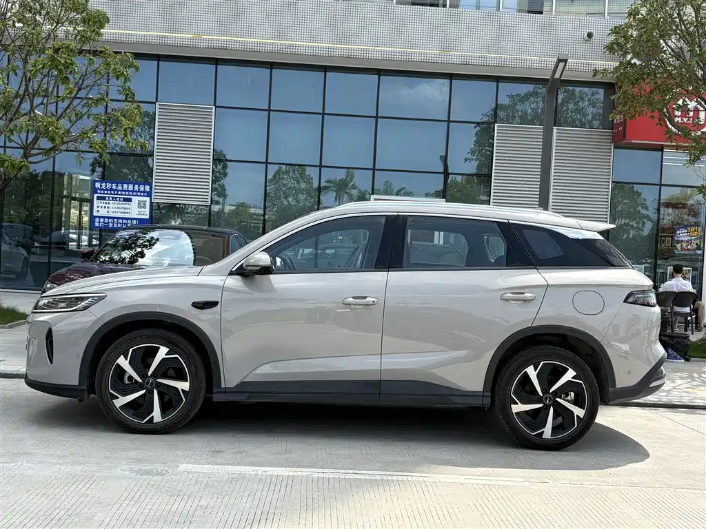 BYD Seal 05 DM-i 2025 — фото 3