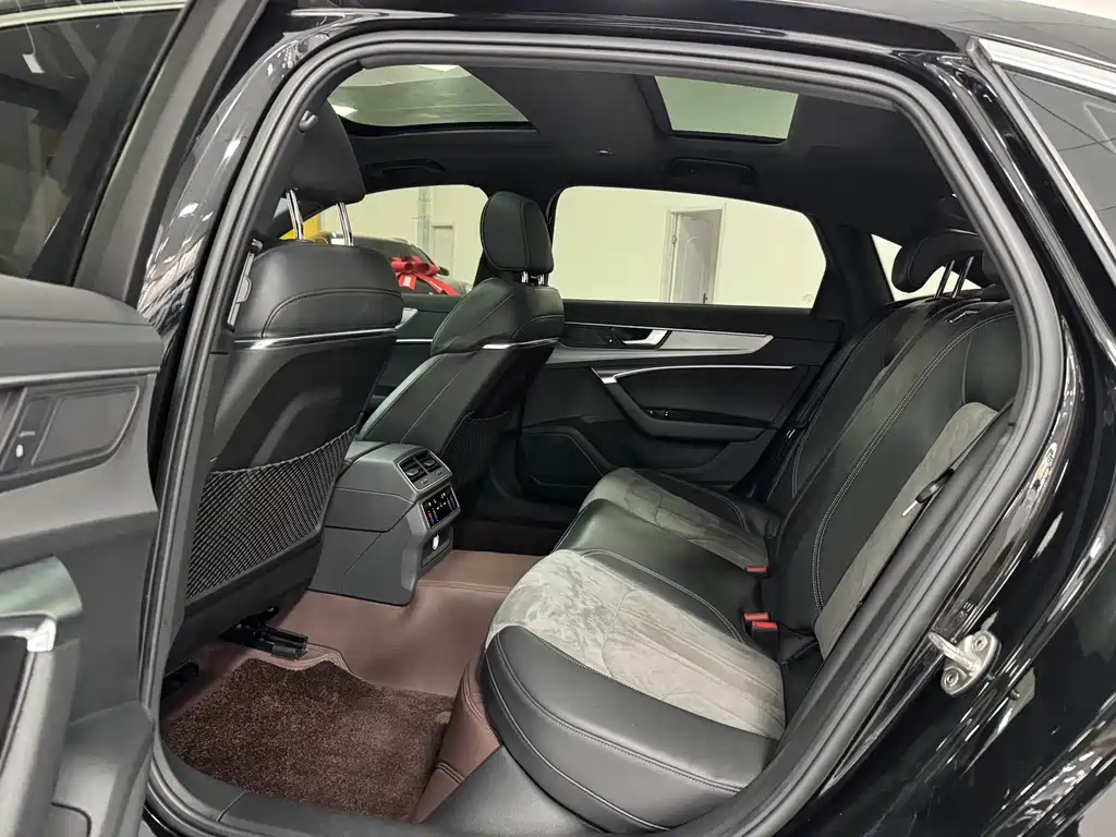 Audi A6L 2022