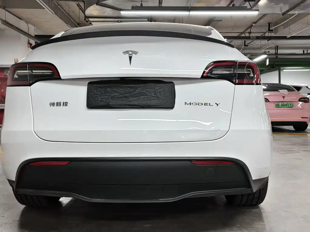 Tesla Model Y 2022 — фото 16