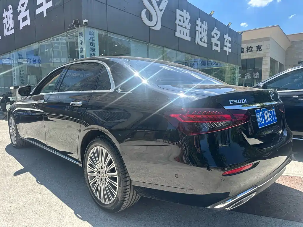 Mercedes-Benz E-Class 2020 — фото 15