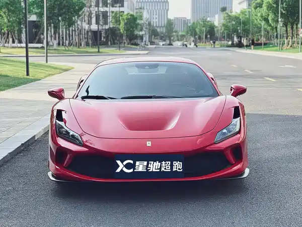 Ferrari F8 2021