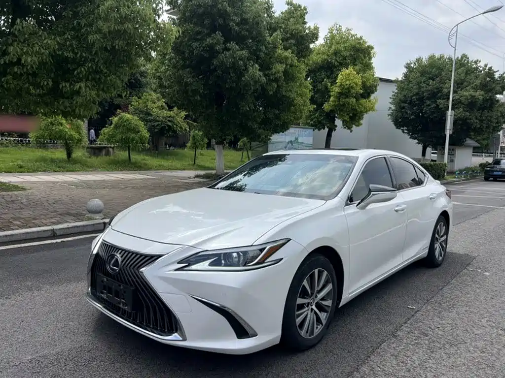 Lexus ES 2019 — фото 2