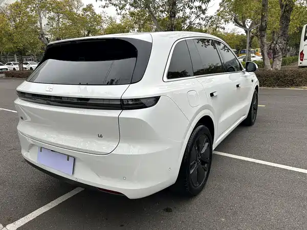 Li Auto L6 2024