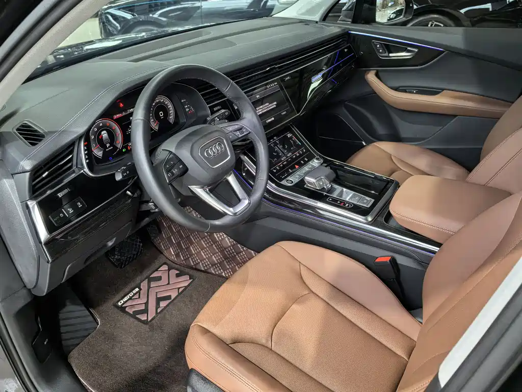 Audi Q7 2023 — фото 24
