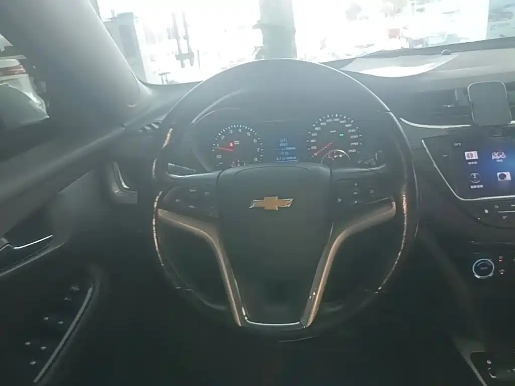 Chevrolet Malibu 2018 — фото 11
