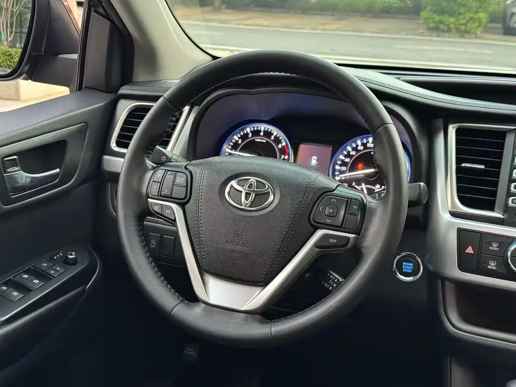 Toyota Highlander 2015 — фото 10