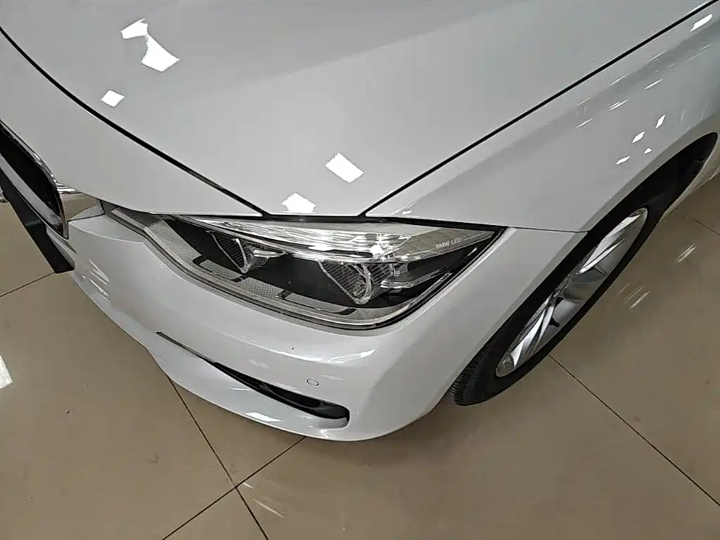 BMW 3 Series 2016 — фото 24