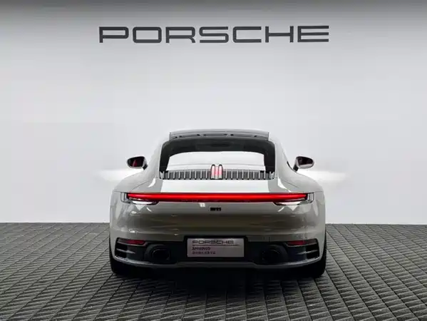 Porsche 911 2023