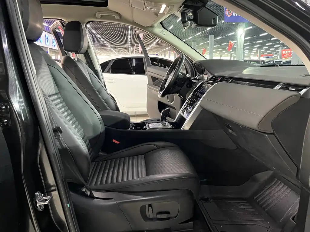Land Rover Discovery Sport 2020 — фото 10