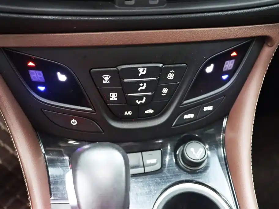 Buick Envision Plus 2018 — фото 16