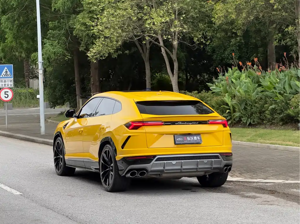 Lamborghini Urus 2019 — фото 5