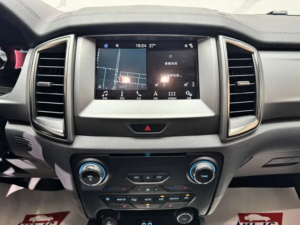 Ford Everest 2017 — фото 12