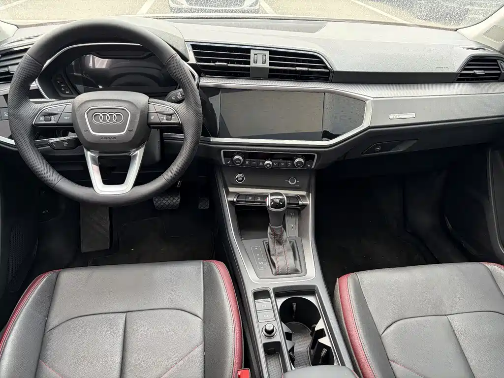 Audi Q3 2023 — фото 10