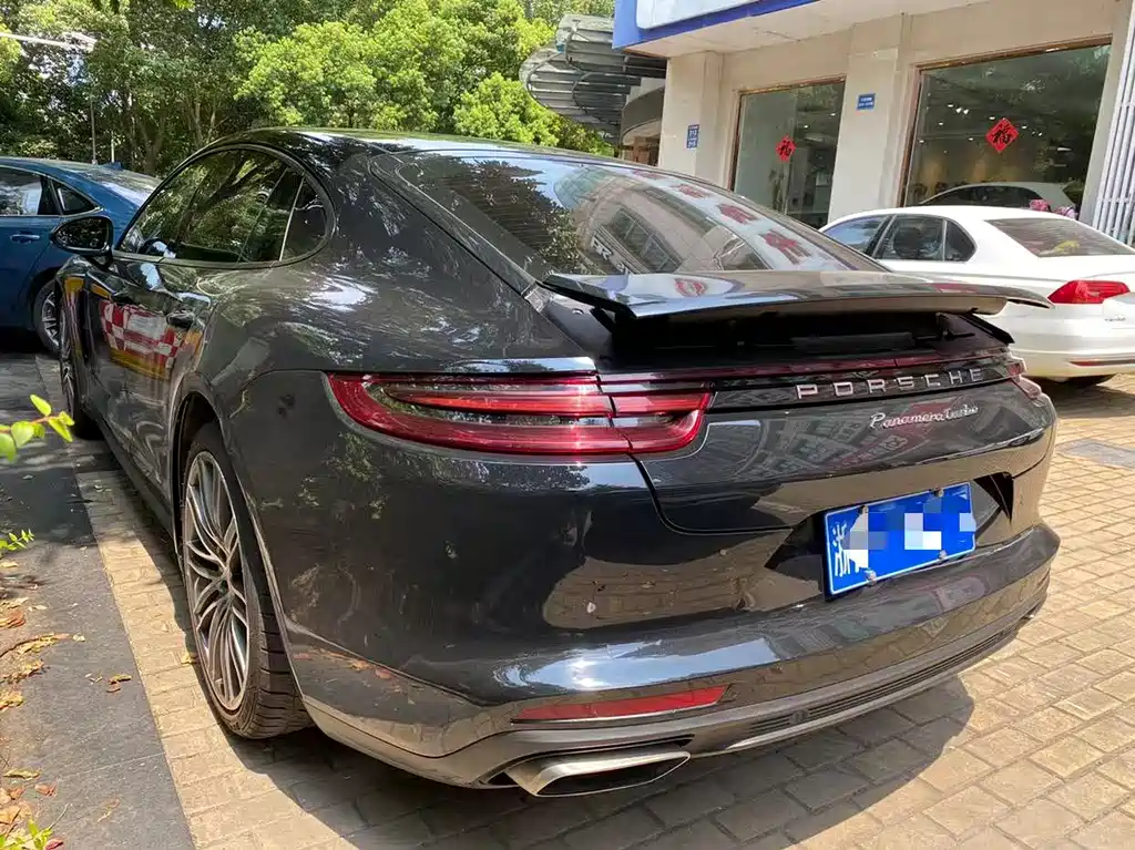 Porsche Panamera 2017 — фото 17