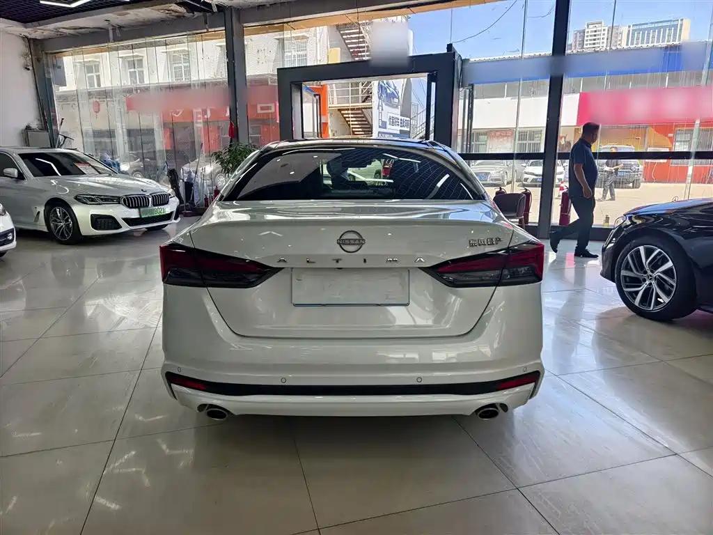 Nissan Teana 2023 — фото 13