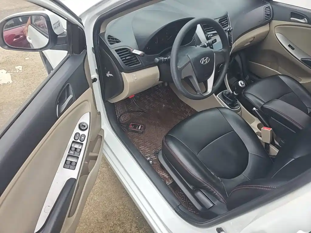 Hyundai Verna 2016 — фото 16