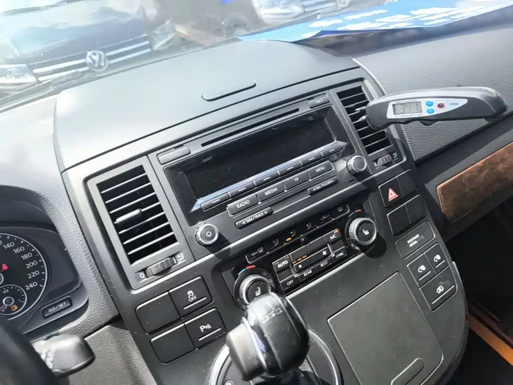 Volkswagen Multivan 2015 — фото 13