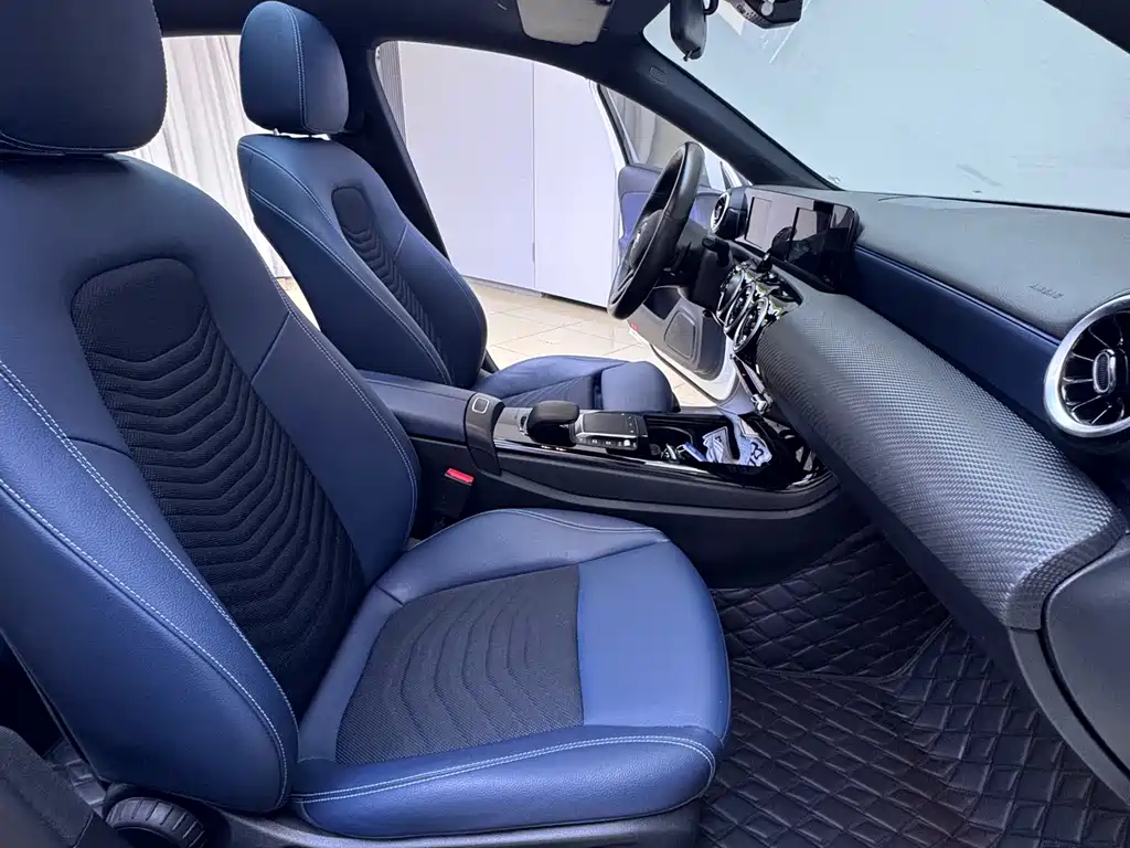 Mercedes-Benz A-Class 2022 — фото 10