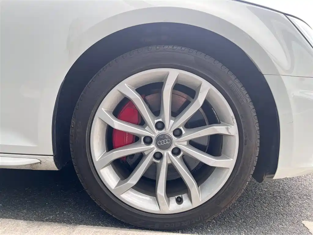 Audi A4L 2019 — фото 14