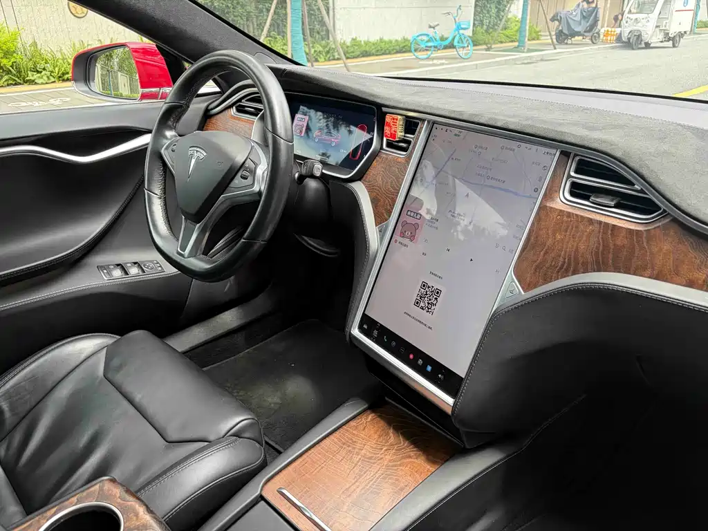 Tesla Model S 2017 — фото 12