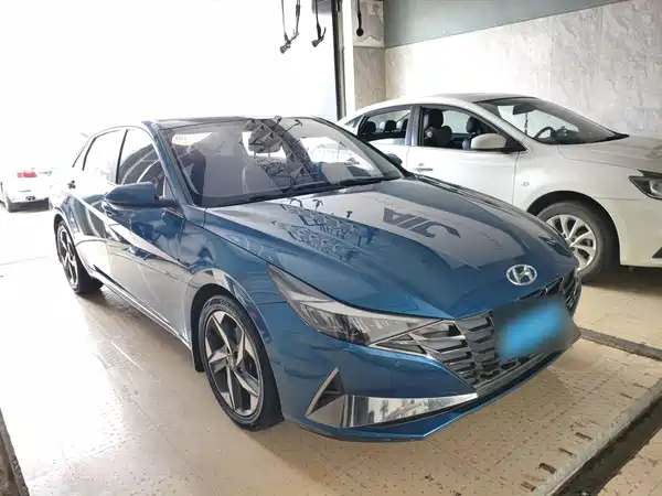 Hyundai Elantra 2022