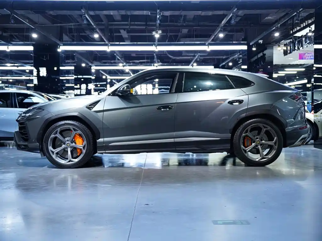 Lamborghini Urus 2020 — фото 10