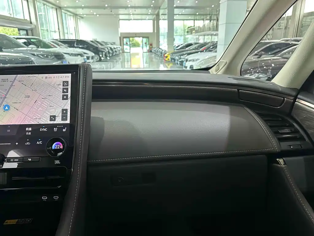 Toyota Vellfire 2024 — фото 12