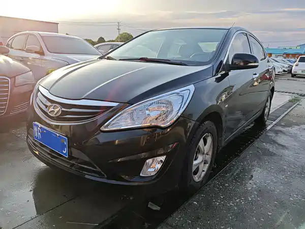 Hyundai Accent 2014