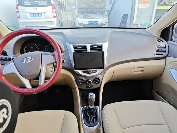 Hyundai Accent 2014
