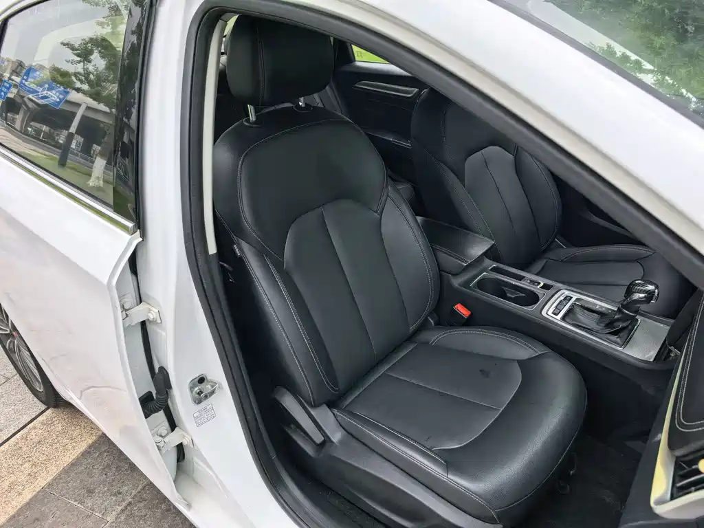 Roewe i6 Classic 2019 — фото 12