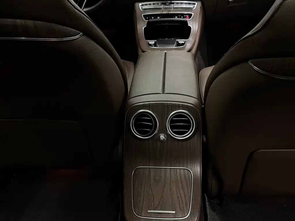 Mercedes-Benz E-Class 2021 — фото 11