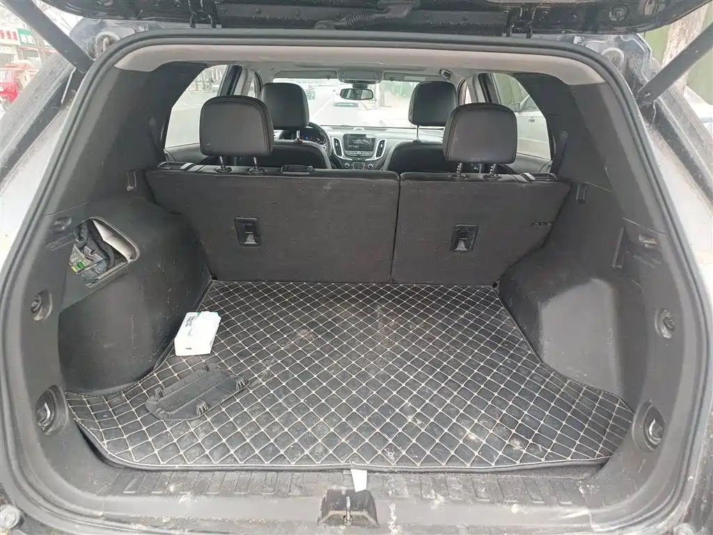 Chevrolet Equinox 2018 — фото 15