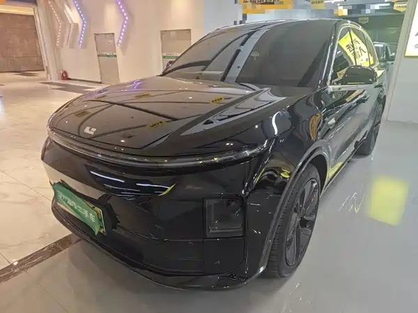 Li Auto L6 2025