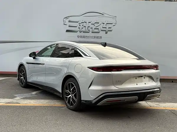 BYD Han L 2025