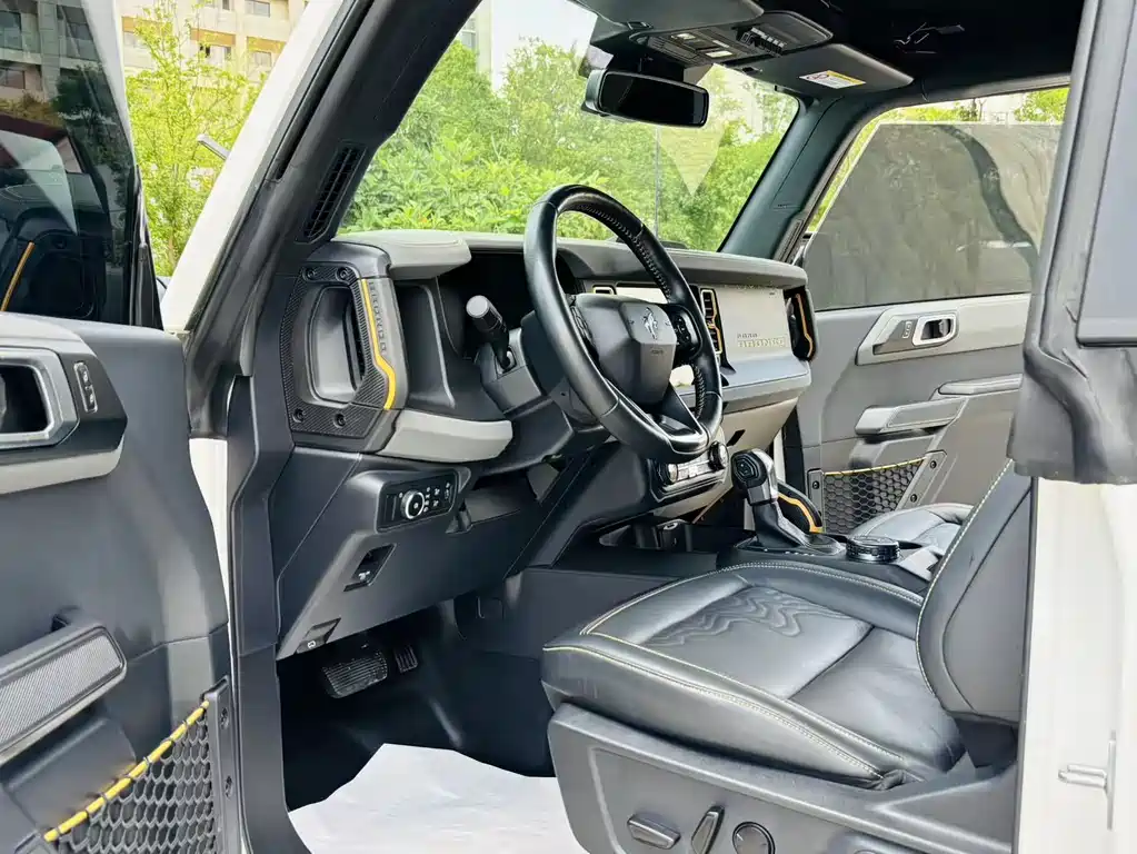 Ford Bronco 2025 — фото 14