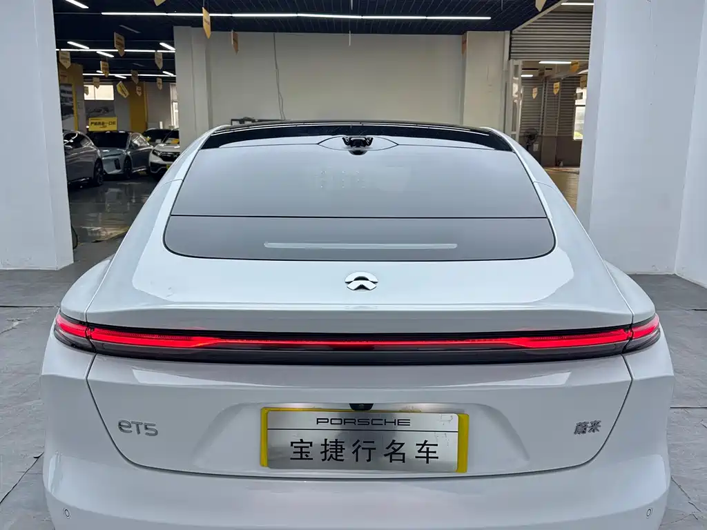 NIO ET5 2025