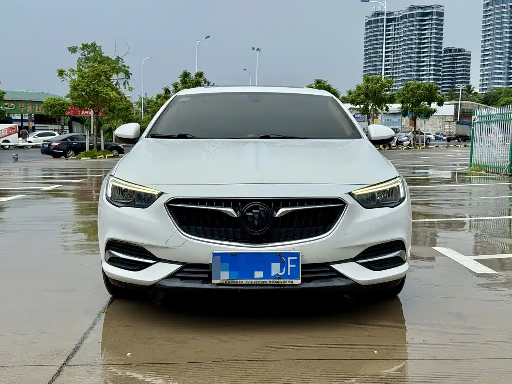 Buick Regal 2018 — фото 11