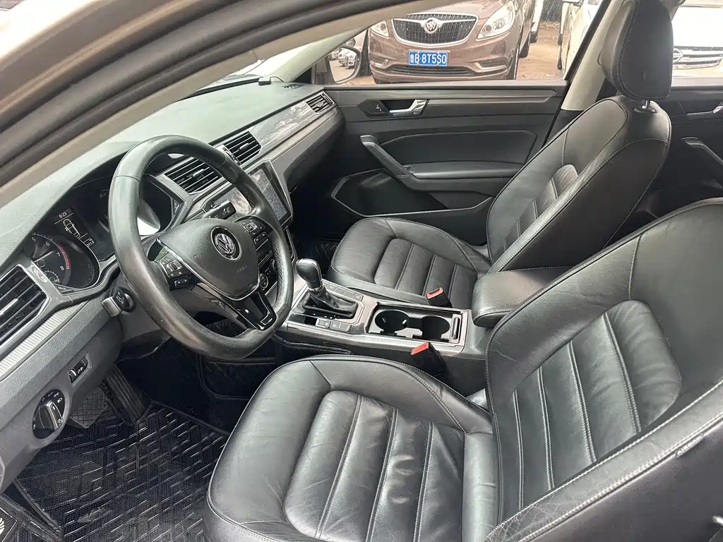 Volkswagen Passat 2016 — фото 10