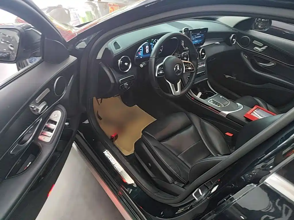 Mercedes-Benz C-Class 2019 — фото 16