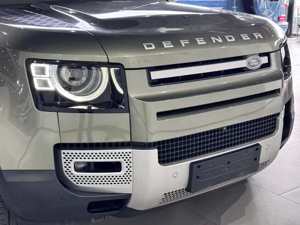 Land Rover Defender 2024 — фото 10