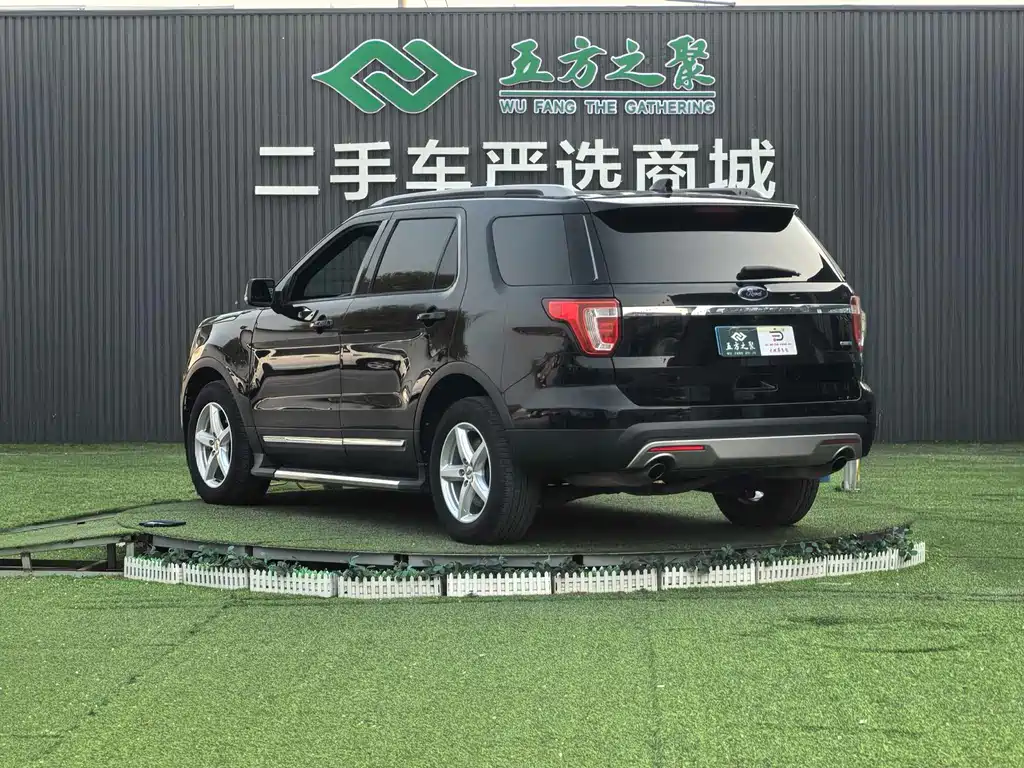 Ford Explorer 2016 — фото 19