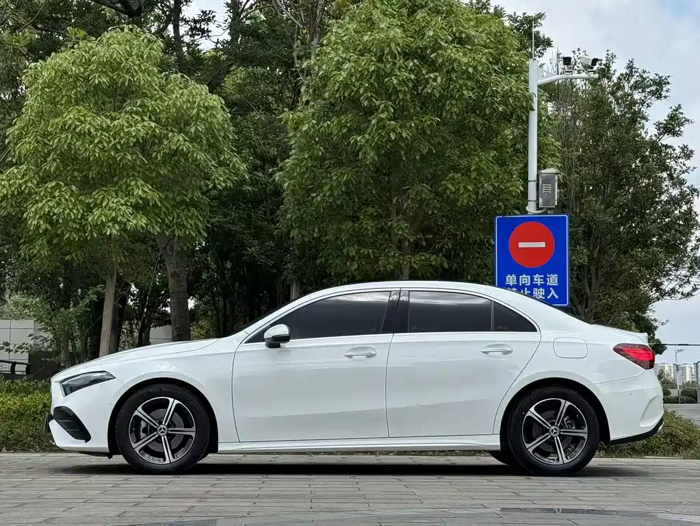 Mercedes-Benz A-Class 2023 — фото 9